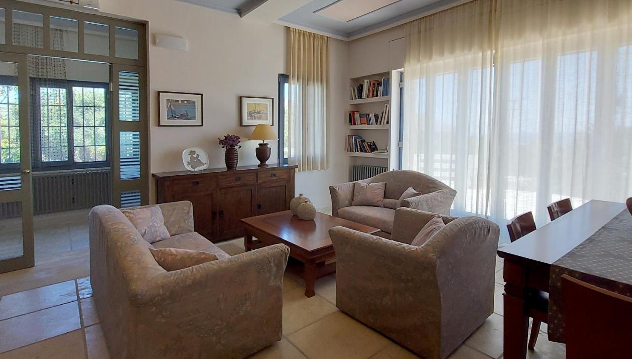 Apartament Thealia Karefilianá Zewnętrze zdjęcie